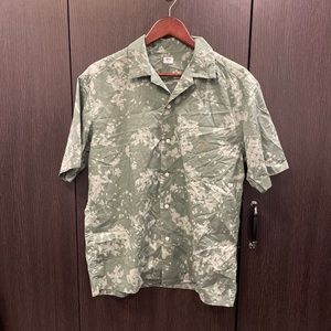 Uniqlo Camp Collar Shirt